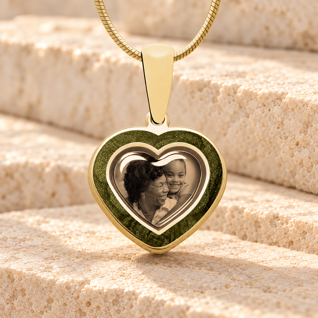 Heart 14K Gold Picture Pendant With Sage Ashes — main product image