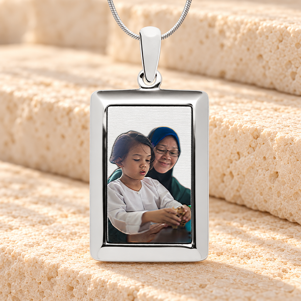 Silver Portrait Color Photo Rectangle Pendant — main — evr6581sfc