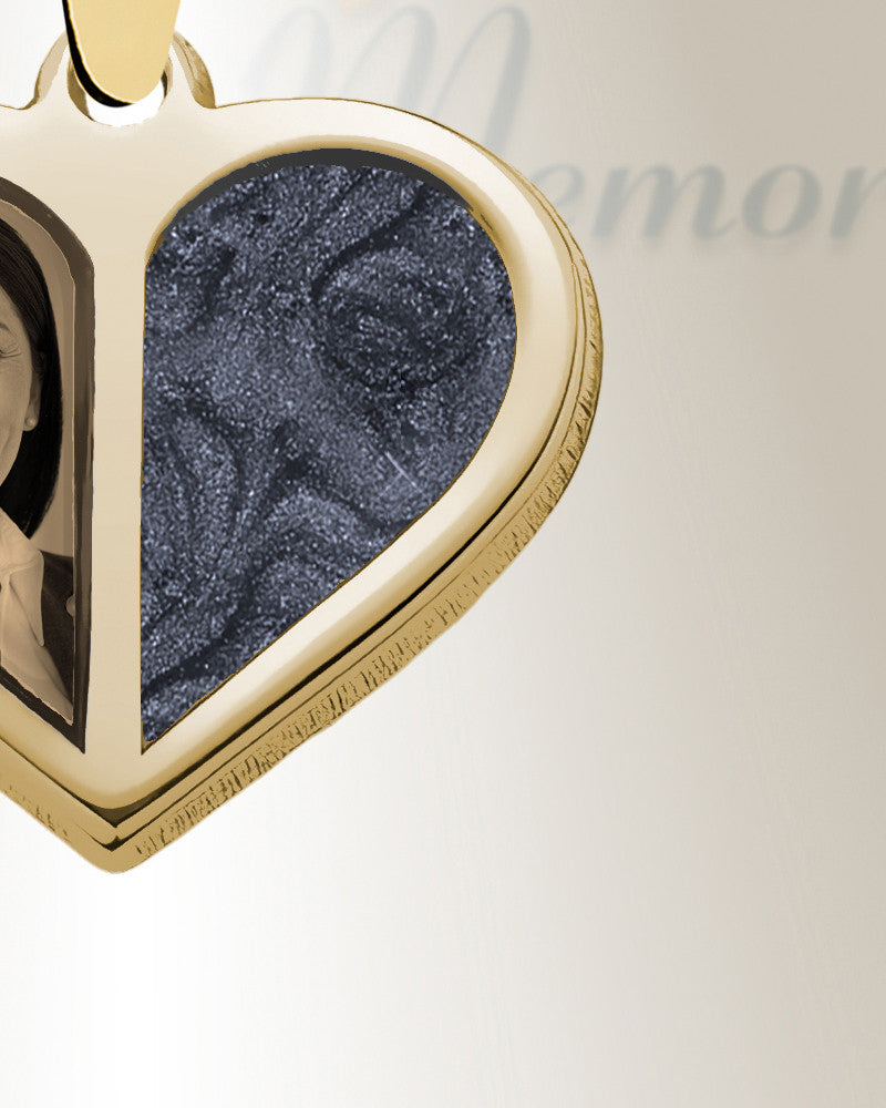 Two Heart 14K Gold Picture Pendant With Argentine Ashes