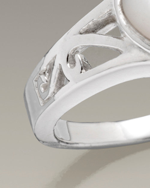 Women's White Gold Mother of Pearl Cremation Ring