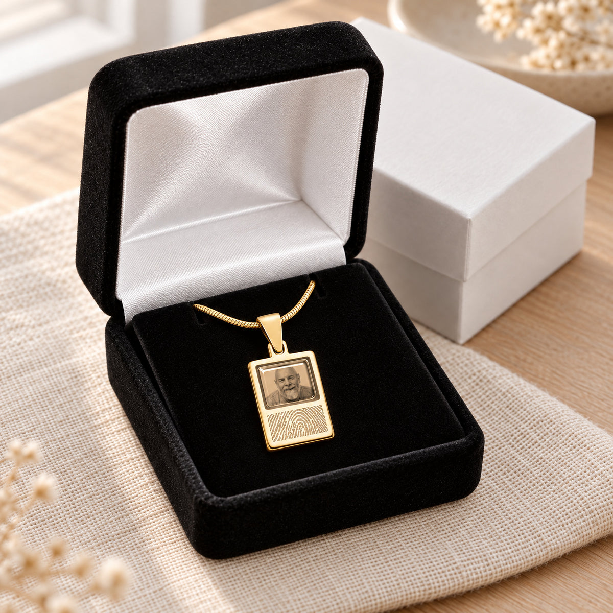 Rectangle 14K Gold Fingerprint And Picture Pendant — gift box
