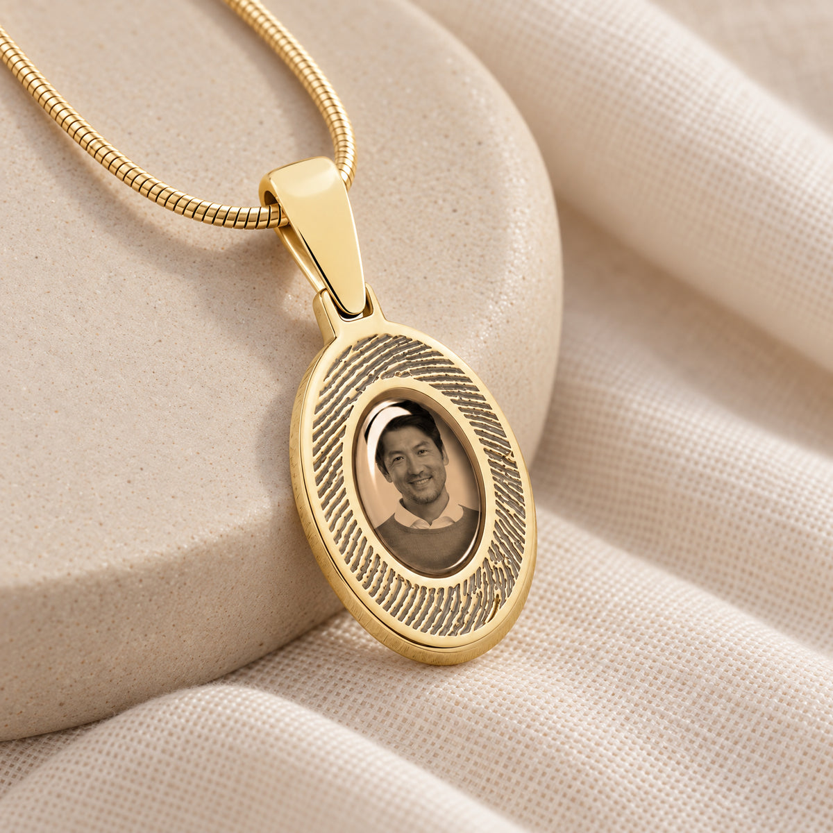 Oval 14K Gold Fingerprint And Picture Pendant — alternate view