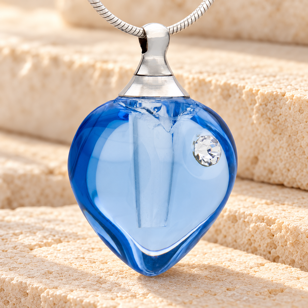 Glass Locket Bluebell Heart Ash Locket — main — evr2003